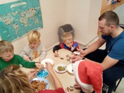 2025-12-02 Piernikowo i lukrowo u Biedronek